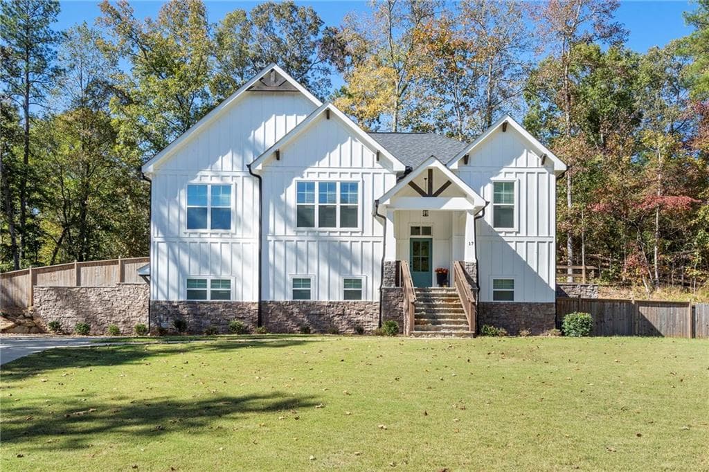 4 bedroom, 3 bathroom, 2,673 sq ft single family residence for sale at 17 Pinoak Trail, Cartersville, GA 30121