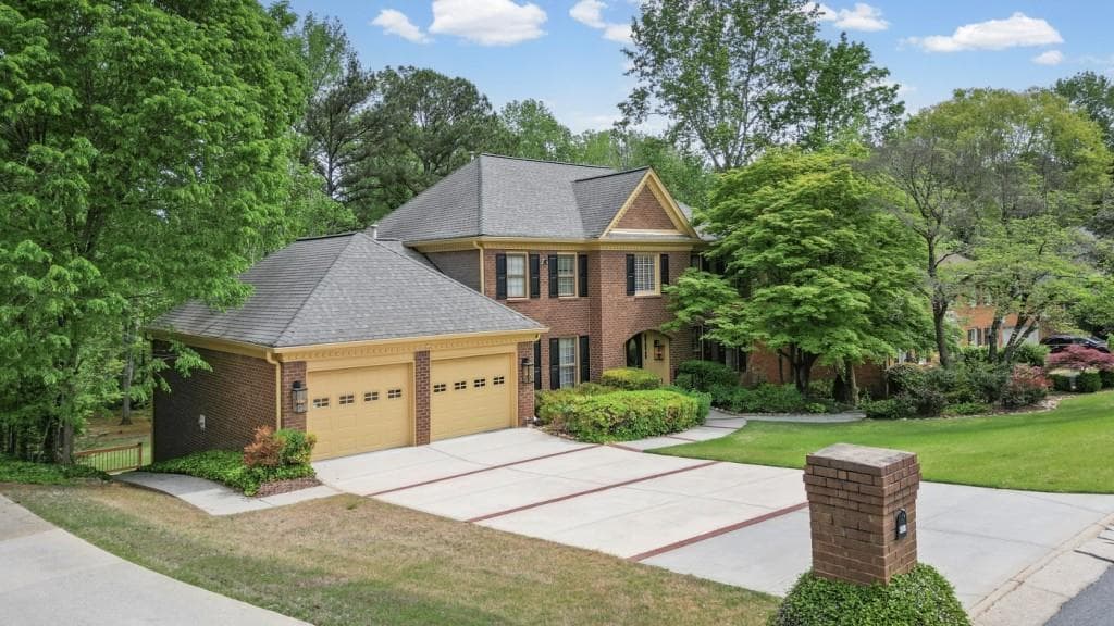 5 bedroom, 6 bathroom, 5,167 sq ft single family residence for sale at 4901 Bainbridge Court, Lilburn, GA 30047 — photo 2
