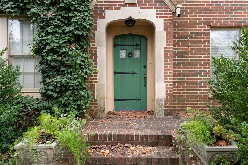 3 bedroom, 3 bathroom, 2,947 sq ft single family residence for sale at 1080 Clifton Road, Atlanta, GA 30307 — photo 6