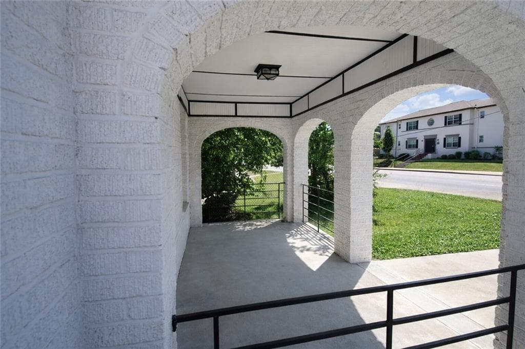 3 bedroom, 2 bathroom, 1,664 sq ft single family residence for sale at 1184 Metropolitan Parkway, Atlanta, GA 30310 — photo 7