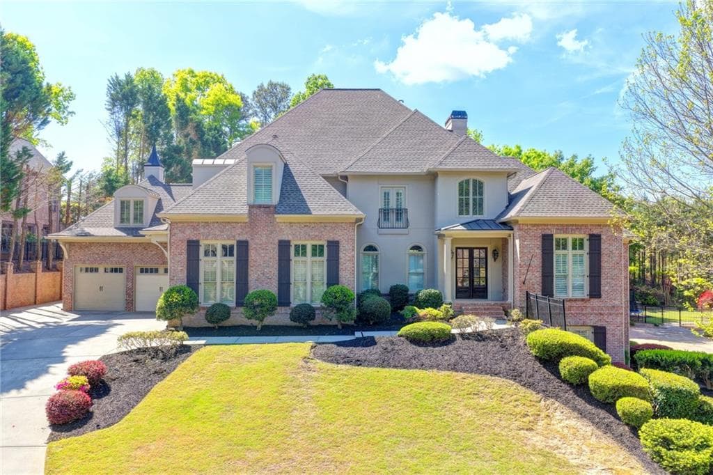 6 bedroom, 8 bathroom, 7,337 sq ft single family residence sold at 552 Brendlynn Court, Suwanee, GA 30024