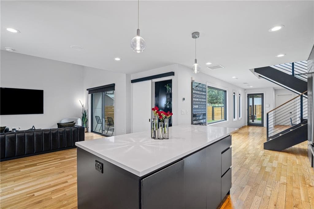 3 bedroom, 4 bathroom, 2,646 sq ft single family residence for sale at 54 Boulevard, Atlanta, GA 30312 — photo 9