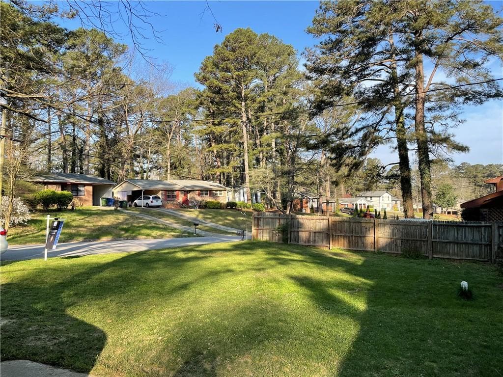 3 bedroom, 3 bathroom, 1,401 sq ft single family residence for sale at 1081 Forest Valley Drive, Atlanta, GA 30354 — photo 2