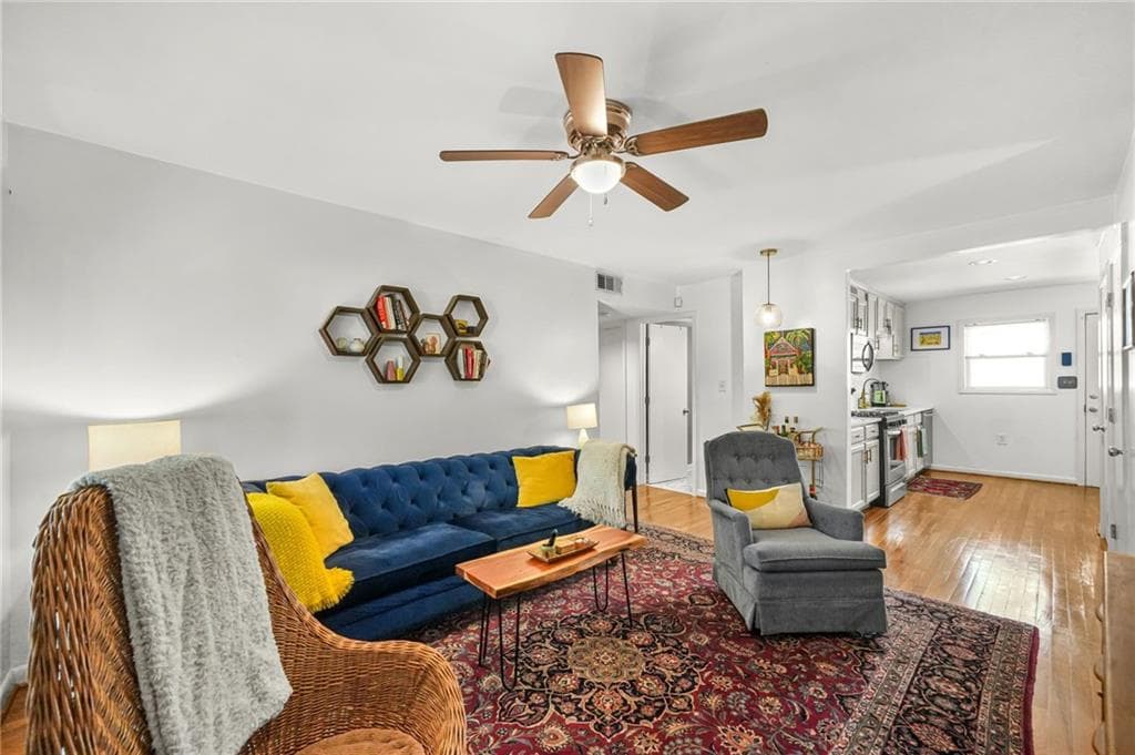 2 bedroom, 1 bathroom, 850 sq ft townhouse sold at 575 Flat Shoals Avenue 7, Atlanta, GA 30316