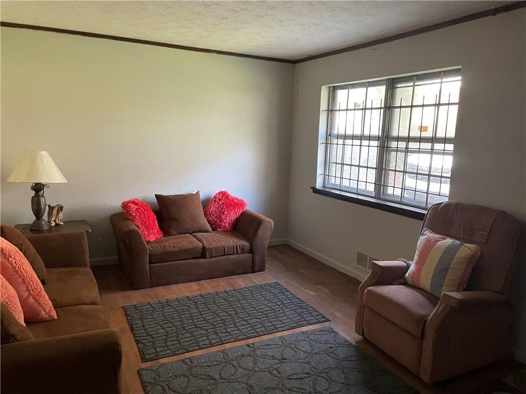 3 bedroom, 3 bathroom, 1,401 sq ft single family residence for sale at 1081 Forest Valley Drive, Atlanta, GA 30354 — photo 3