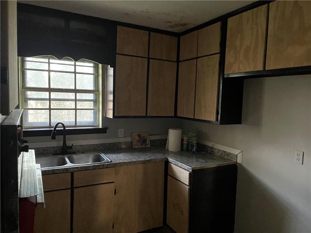 3 bedroom, 3 bathroom, 1,401 sq ft single family residence for sale at 1081 Forest Valley Drive, Atlanta, GA 30354 — photo 5