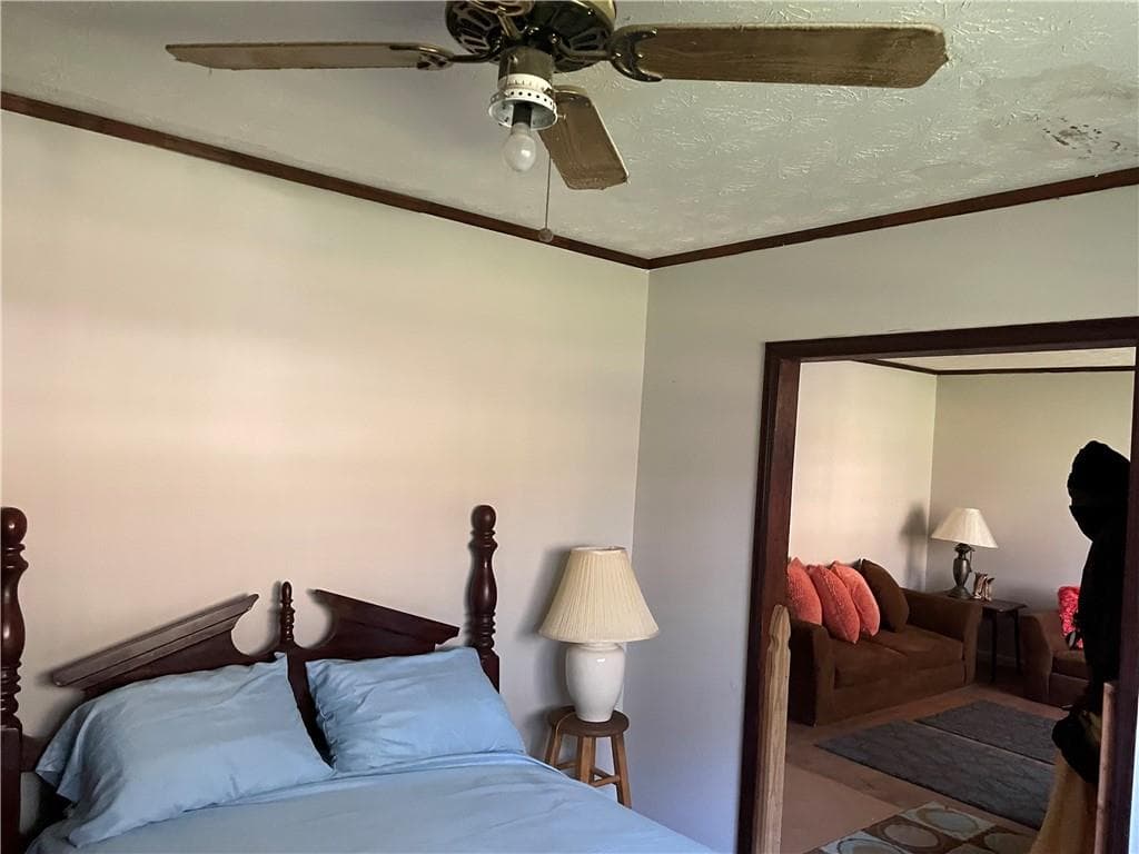 3 bedroom, 3 bathroom, 1,401 sq ft single family residence for sale at 1081 Forest Valley Drive, Atlanta, GA 30354 — photo 7