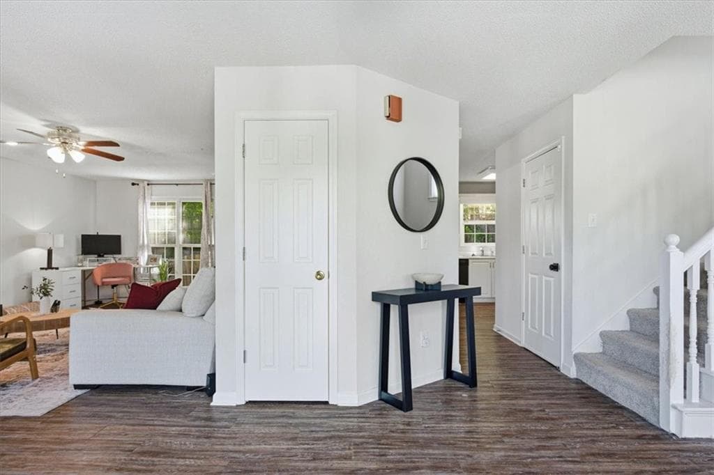 3 bedroom, 3 bathroom, 1,846 sq ft single family residence for sale at 20 Kimball Court, Douglasville, GA 30134 — photo 4