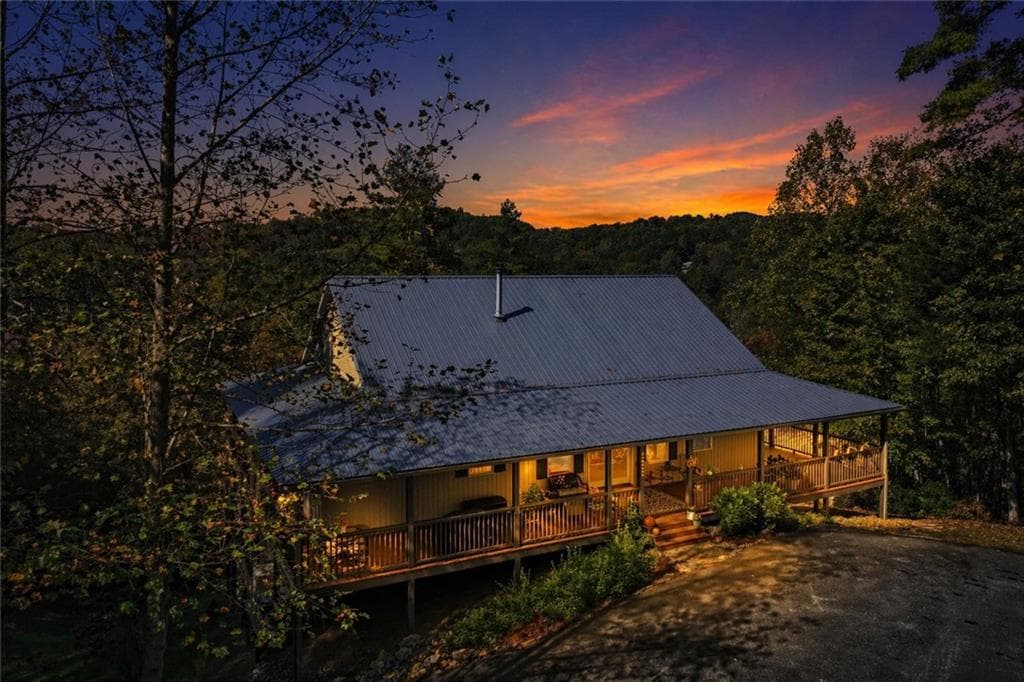5 bedroom, 3 bathroom, 3,108 sq ft single family residence under contract at 136 Ross Road, Mineral Bluff, GA 30559 — photo 3