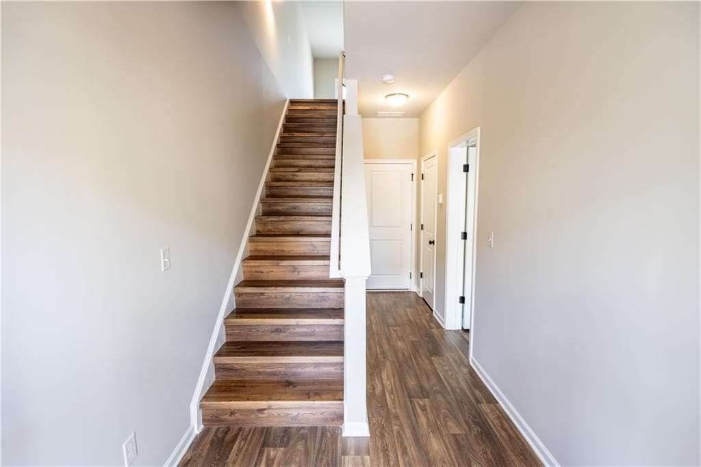 3 bedroom, 4 bathroom, 1,520 sq ft townhouse for sale at 3657 Princeton Avenue, Atlanta, GA 30337 — photo 3