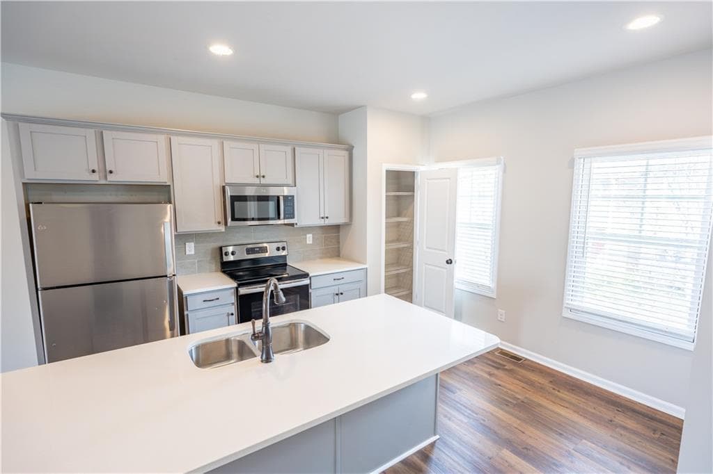 3 bedroom, 4 bathroom, 1,520 sq ft townhouse for sale at 3657 Princeton Avenue, Atlanta, GA 30337 — photo 9
