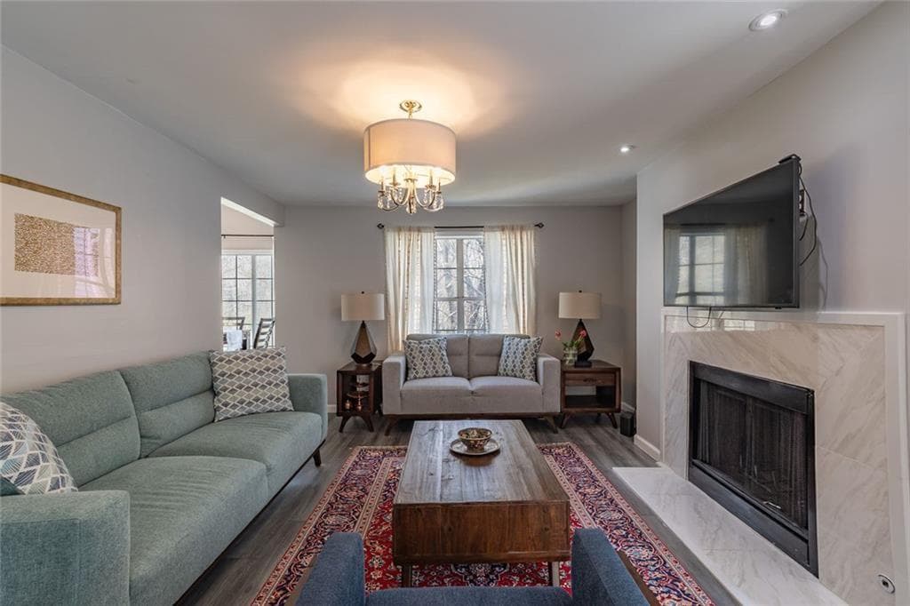 2 bedroom, 2 bathroom, 1,223 sq ft condominium for sale at 708 Glenleaf Drive, Peachtree Corners, GA 30092 — photo 3