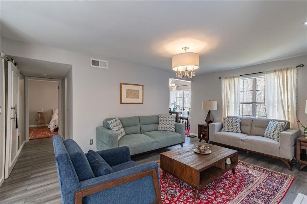 2 bedroom, 2 bathroom, 1,223 sq ft condominium for sale at 708 Glenleaf Drive, Peachtree Corners, GA 30092 — photo 5