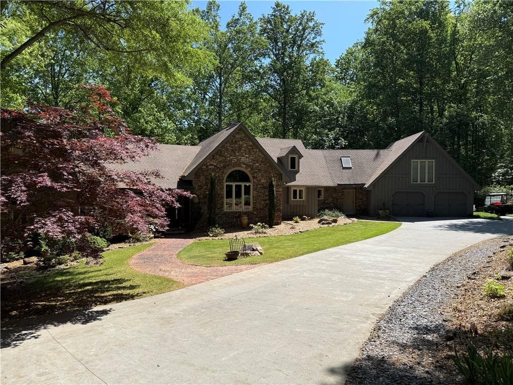 4 bedroom, 4 bathroom, 3,909 sq ft single family residence for sale at 336 Tanglewood Drive, Canton, GA 30115 — photo 3