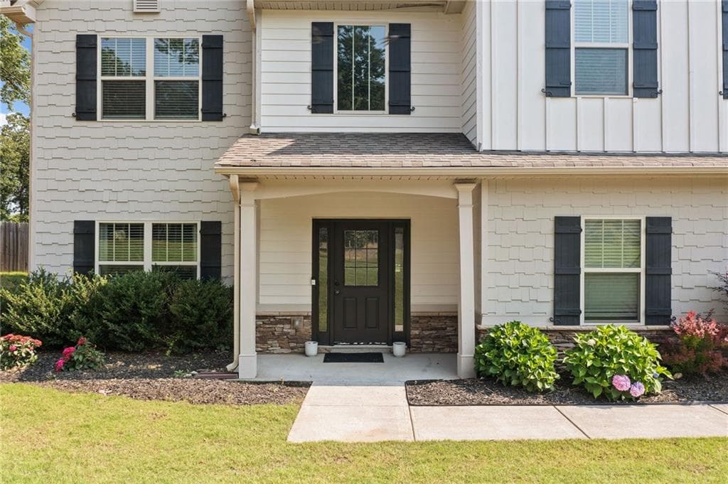 4 bedroom, 3 bathroom, 2,444 sq ft single family residence for sale at 13 Four Feathers Lane, Rydal, GA 30171 — photo 2
