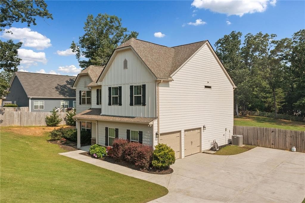 4 bedroom, 3 bathroom, 2,444 sq ft single family residence for sale at 13 Four Feathers Lane, Rydal, GA 30171 — photo 4