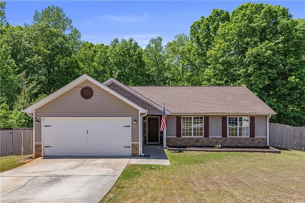 180 Creekside Drive, Grantville, GA 30220 — most recent listing photo