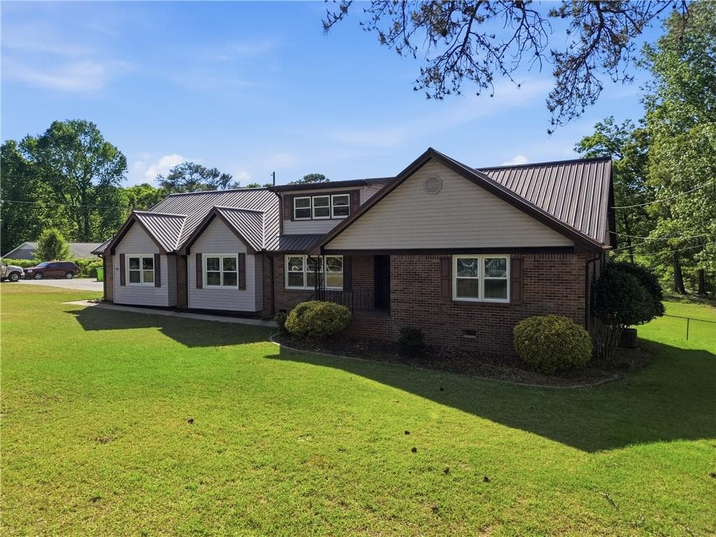 5 bedroom, 3 bathroom, 2,851 sq ft single family residence sold at 5225 Kings Highway, Douglasville, GA 30135