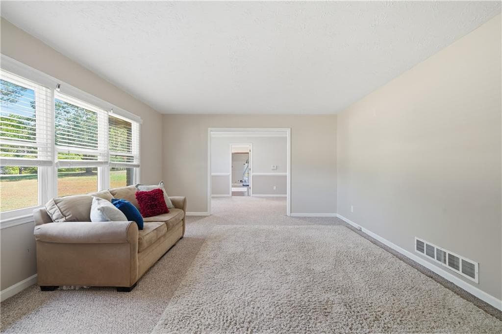 5 bedroom, 3 bathroom, 2,851 sq ft single family residence for sale at 5225 Kings Highway, Douglasville, GA 30135 — photo 9