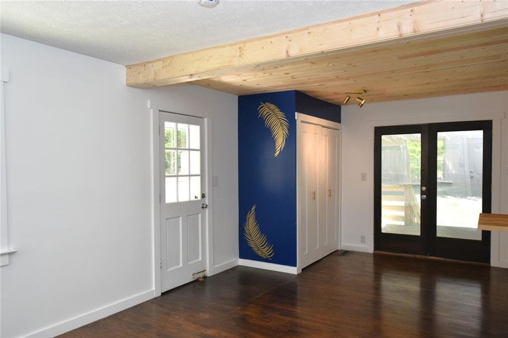 2 bedroom, 2 bathroom, 1,007 sq ft single family residence for sale at 2030 Sanders Drive, Austell, GA 30168 — photo 3
