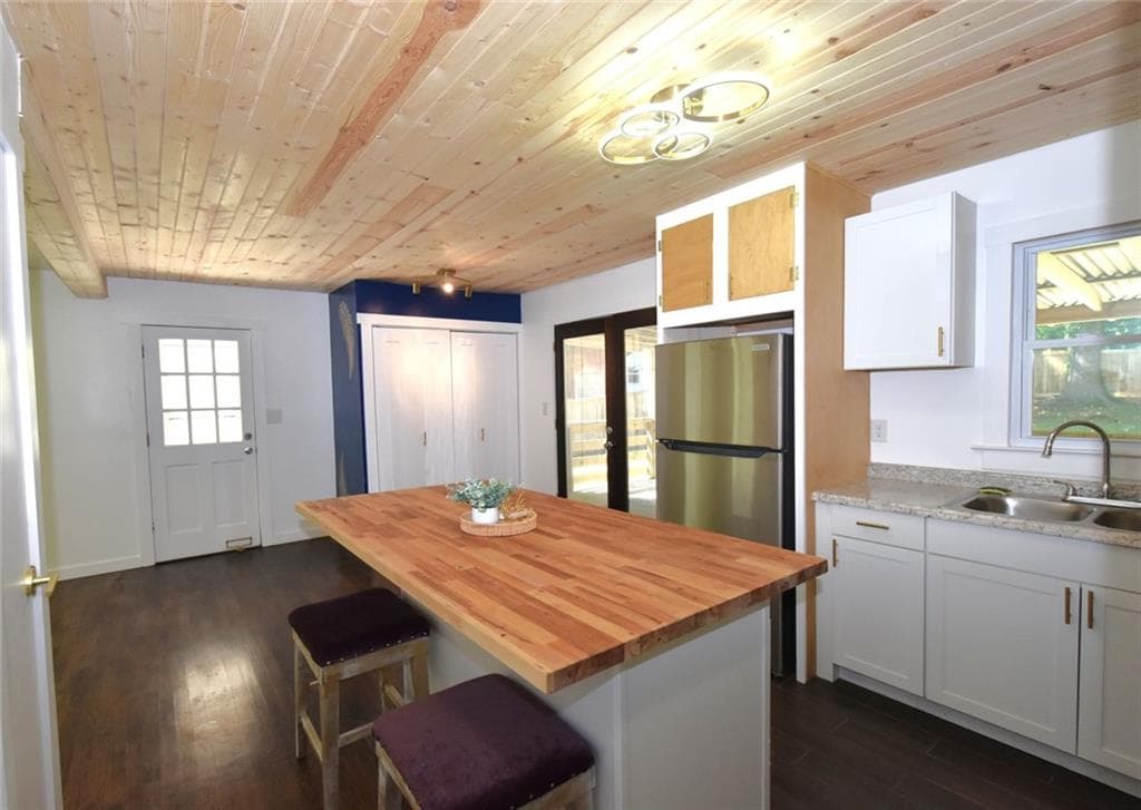 2 bedroom, 2 bathroom, 1,007 sq ft single family residence for sale at 2030 Sanders Drive, Austell, GA 30168 — photo 8