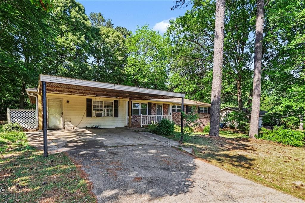 4 bedroom, 2 bathroom, 1,664 sq ft single family residence for sale at 6066 Yoni Drive, Douglasville, GA 30135 — photo 2
