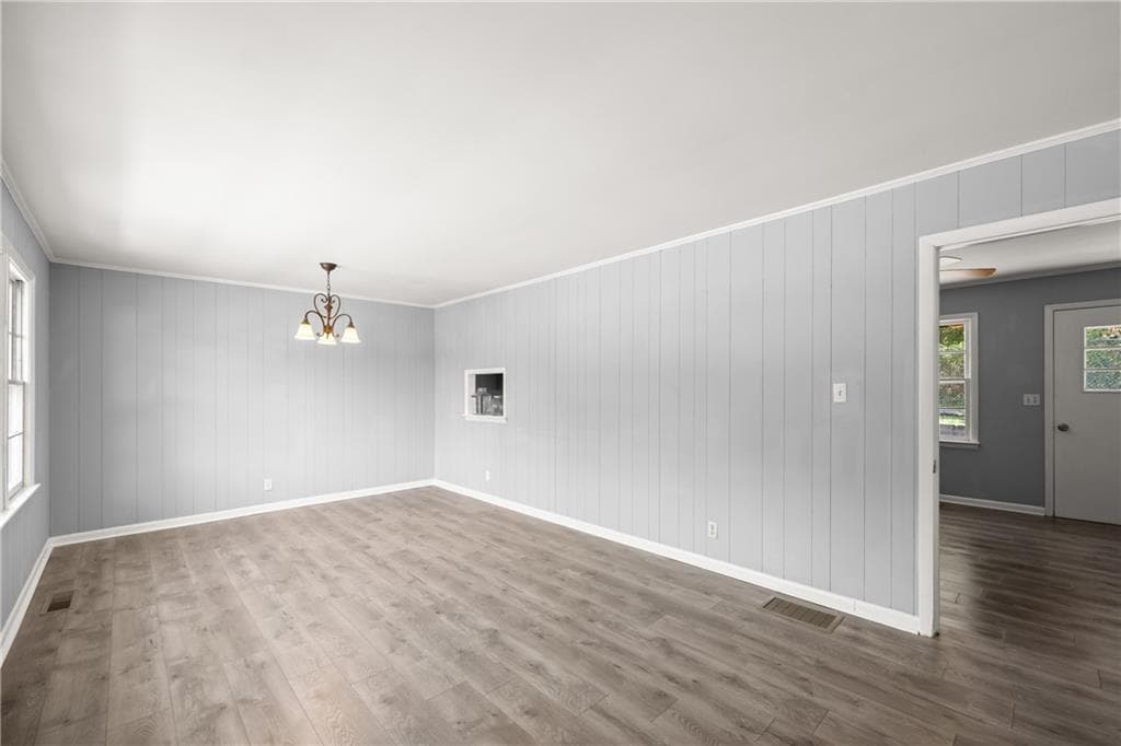 3 bedroom, 2 bathroom, 1,275 sq ft single family residence for sale at 574 S Sage Street, Toccoa, GA 30577 — photo 7