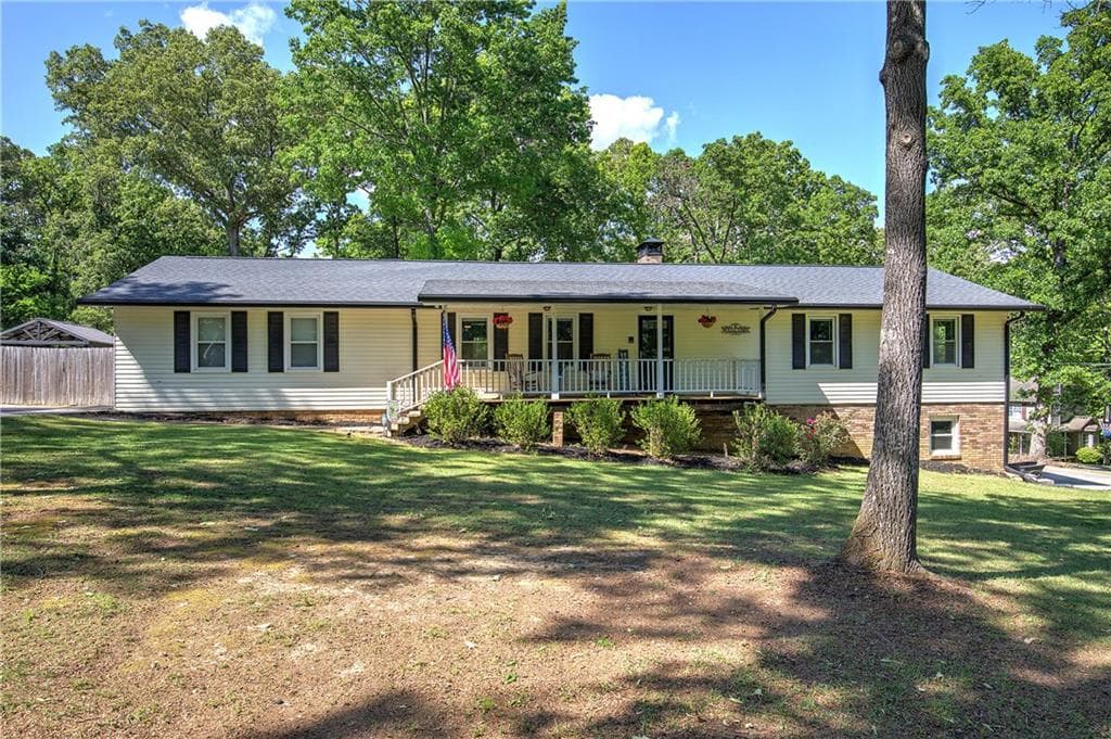 3 bedroom, 3 bathroom, 3,352 sq ft single family residence sold at 34 Wayside Drive, Cartersville, GA 30120