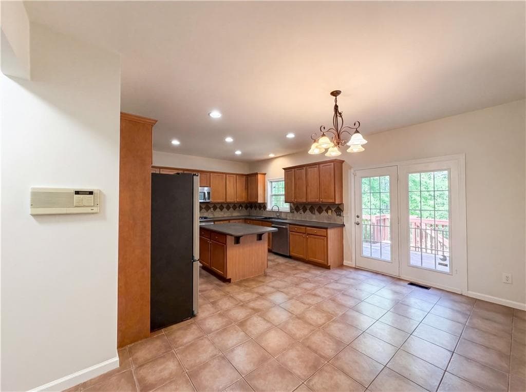 5 bedroom, 4 bathroom, 3,301 sq ft single family residence for sale at 520 Lullaby Court, Fayetteville, GA 30214 — photo 9