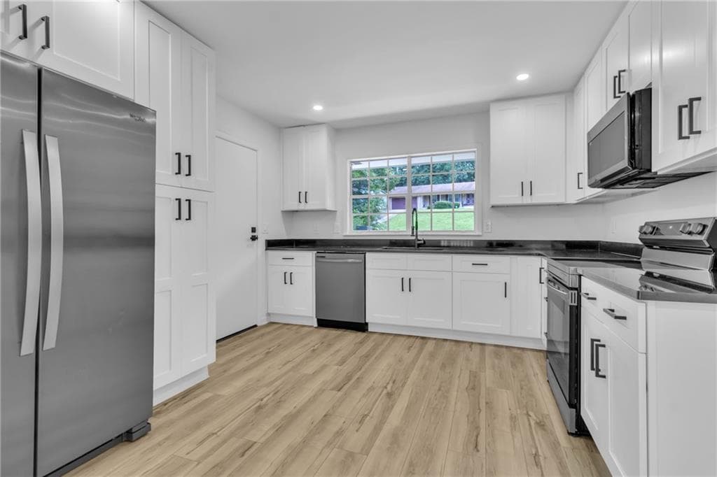 3 bedroom, 2 bathroom, 1,663 sq ft single family residence for sale at 4374 Cedar Ridge Trail, Stone Mountain, GA 30083 — photo 9
