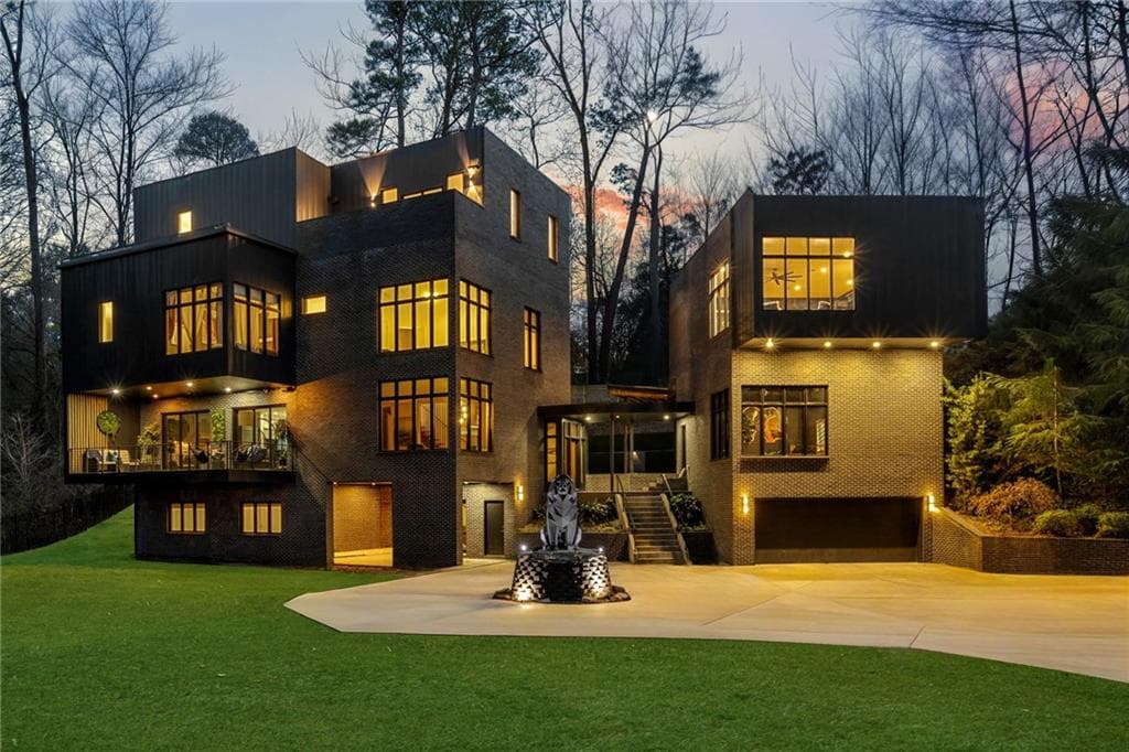 7 bedroom, 7 bathroom, 7,396 sq ft single family residence for sale at 345 Pinecrest Road, Atlanta, GA 30342 — photo 4