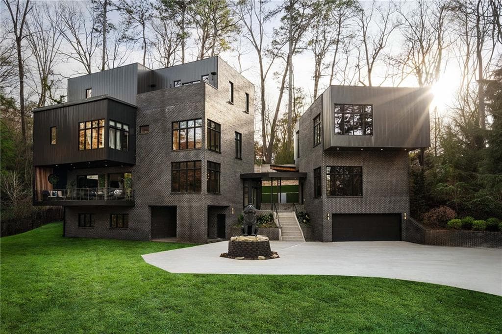 7 bedroom, 7 bathroom, 7,396 sq ft single family residence for sale at 345 Pinecrest Road, Atlanta, GA 30342 — photo 5