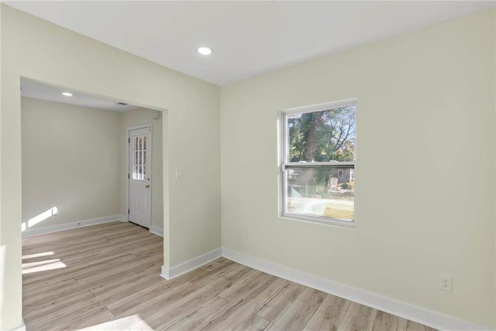 2 bedroom, 1 bathroom, 760 sq ft single family residence under contract at 5476 Old Rockbridge Road, Stone Mountain, GA 30083 — photo 7