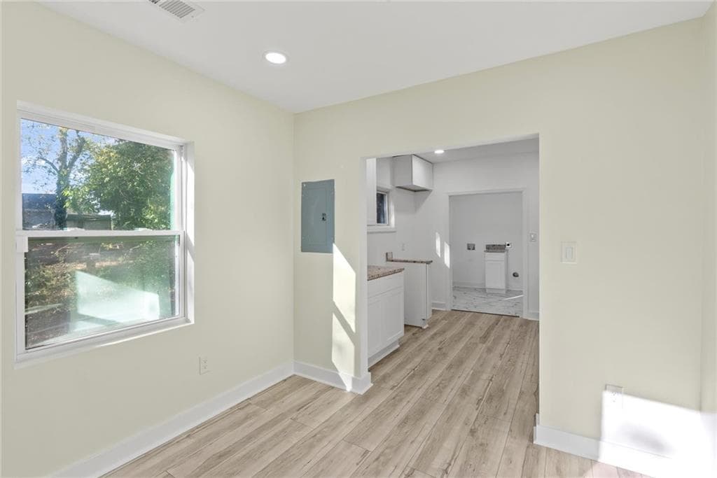 2 bedroom, 1 bathroom, 760 sq ft single family residence under contract at 5476 Old Rockbridge Road, Stone Mountain, GA 30083 — photo 9