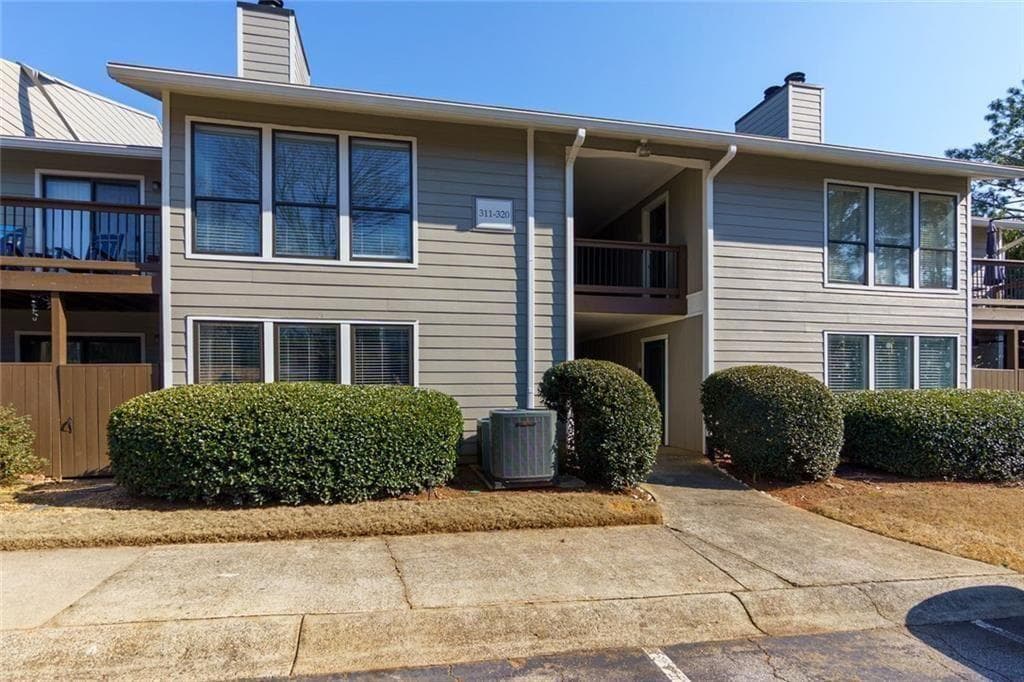 319 Park Ridge Circle, Marietta, GA 30068 — most recent listing photo