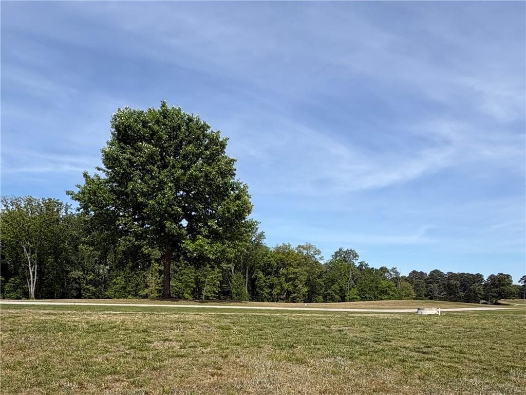 4 bedroom, 4 bathroom, 4,007 sq ft single family residence for sale at 626 East Lake Drive, Gainesville, GA 30506 — photo 5
