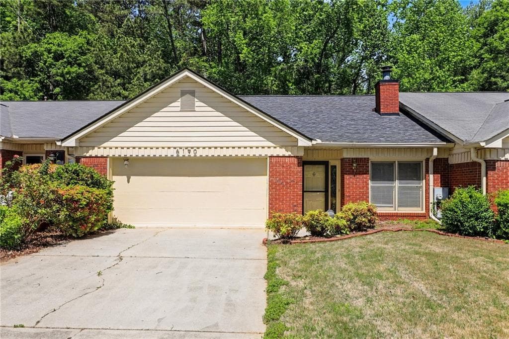 2 bedroom, 2 bathroom, 1,400 sq ft townhouse for sale at 6190 Douglas Manor Court, Douglasville, GA 30134 — photo 1 of 35