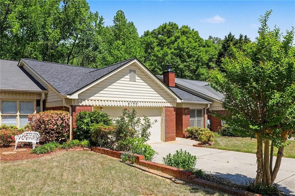 2 bedroom, 2 bathroom, 1,400 sq ft townhouse for sale at 6190 Douglas Manor Court, Douglasville, GA 30134 — photo 3