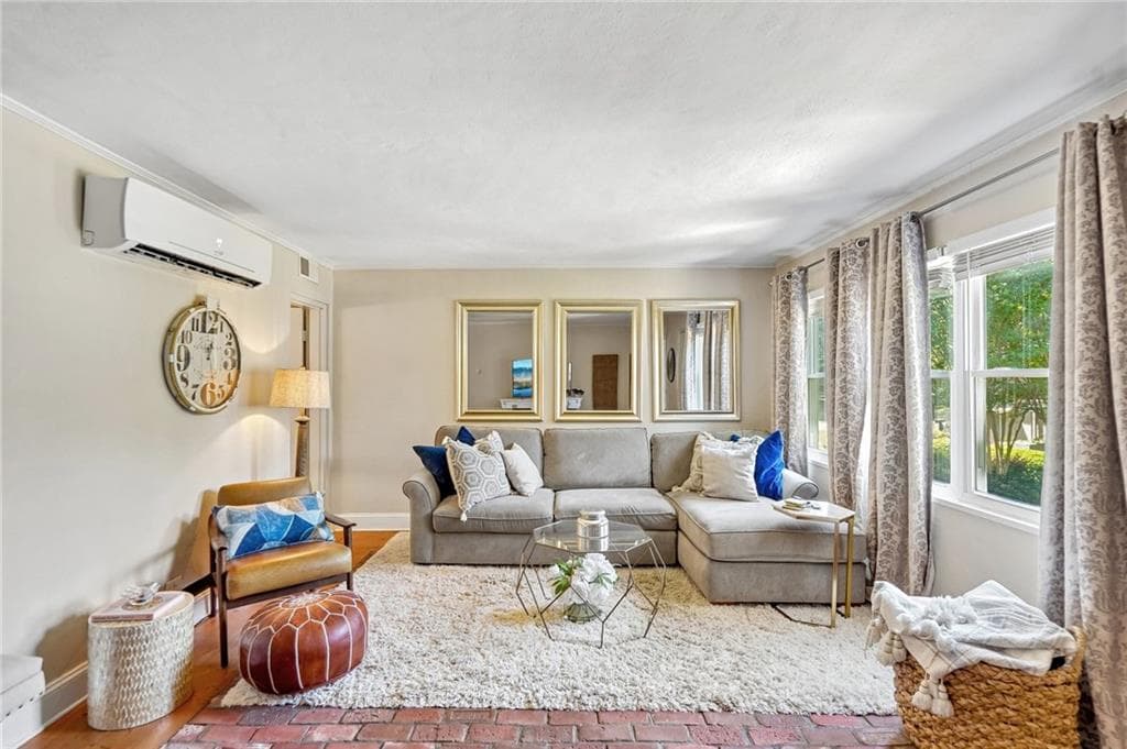 2 bedroom, 2 bathroom, 1,168 sq ft condominium for sale at 284 Lakemoore Drive B, Atlanta, GA 30342 — photo 5