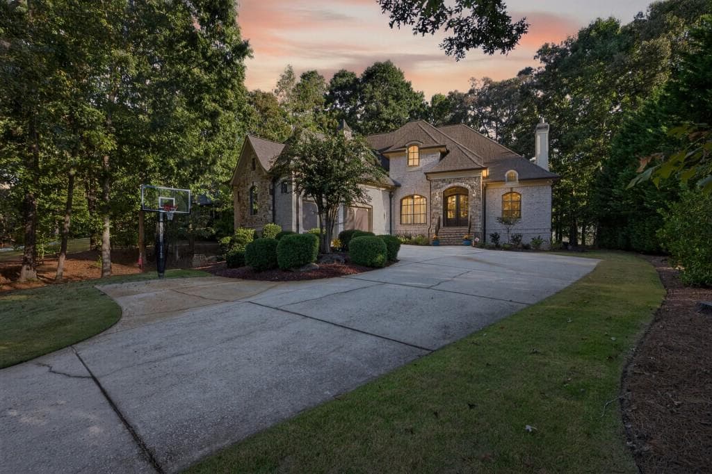 6 bedroom, 5 bathroom, 5,588 sq ft single family residence for sale at 1770 Lane Creek Drive, Bishop, GA 30621 — photo 2