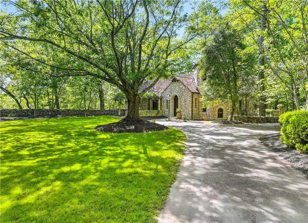 3 bedroom, 4 bathroom single family residence for sale at 2100 West Wesley Road, Atlanta, GA 30327 — photo 6