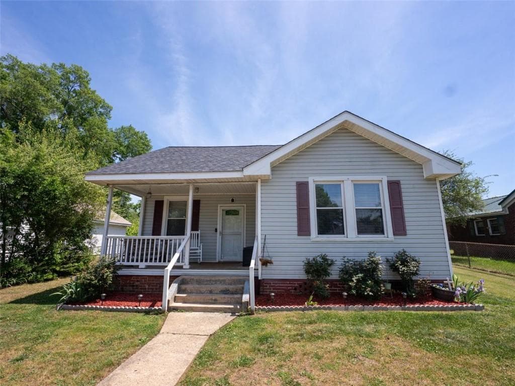 2 bedroom, 1 bathroom, 864 sq ft single family residence sold at 4019 3rd Avenue, Rockmart, GA 30153