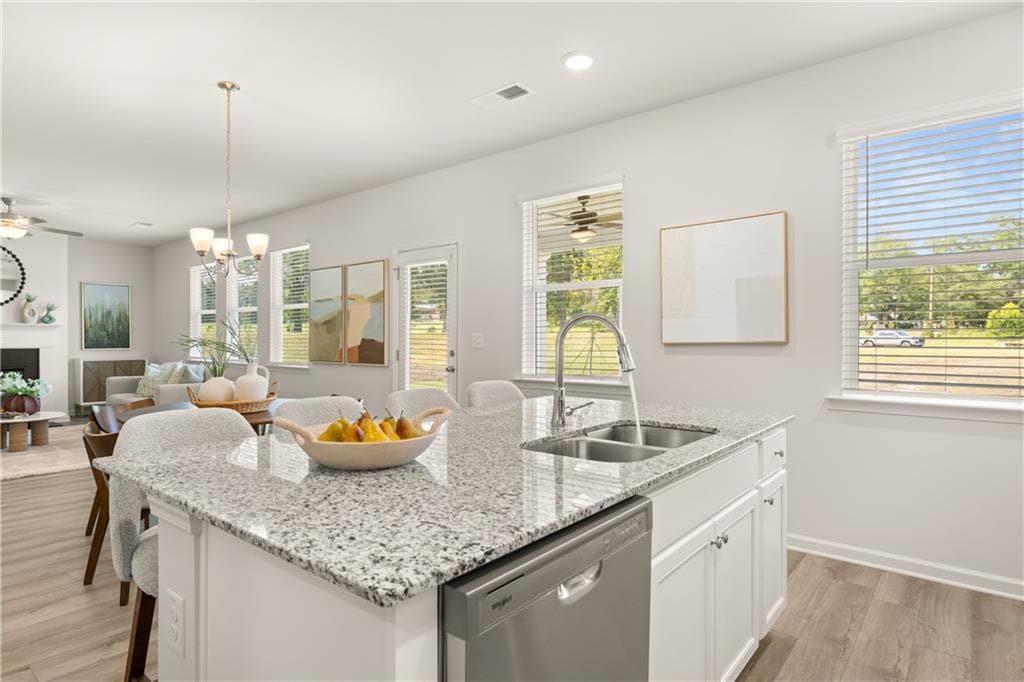 4 bedroom, 3 bathroom, 2,506 sq ft single family residence for sale at 1796 Kingsmere Run Drive, Loganville, GA 30052 — photo 7