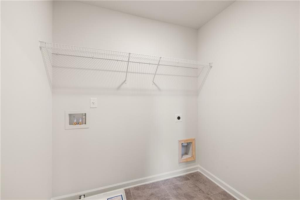 4 bedroom, 3 bathroom, 2,506 sq ft single family residence for sale at 1796 Kingsmere Run Drive, Loganville, GA 30052 — photo 10