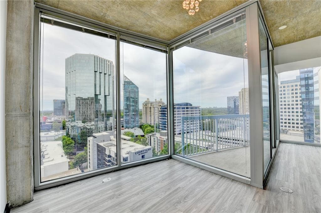 2 bedroom, 2 bathroom, 1,245 sq ft condominium for sale at 3324 Peachtree Road 1419, Atlanta, GA 30326 — photo 6