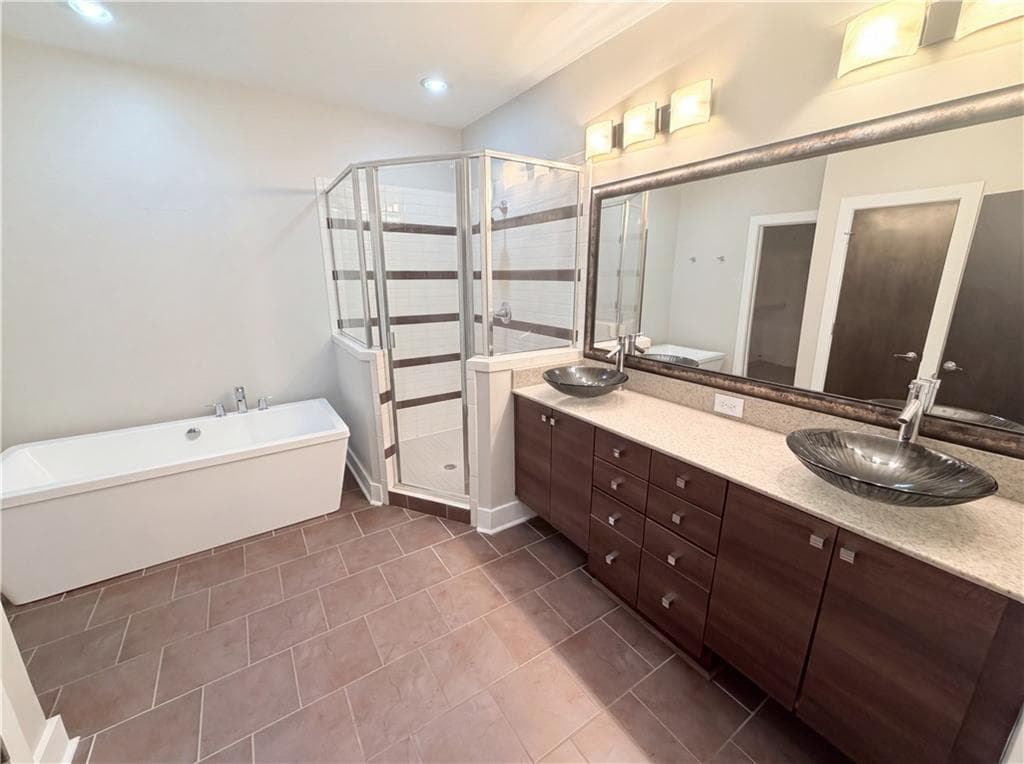 2 bedroom, 3 bathroom, 1,800 sq ft townhouse for sale at 2030 Main Street 203, Atlanta, GA 30318 — photo 6