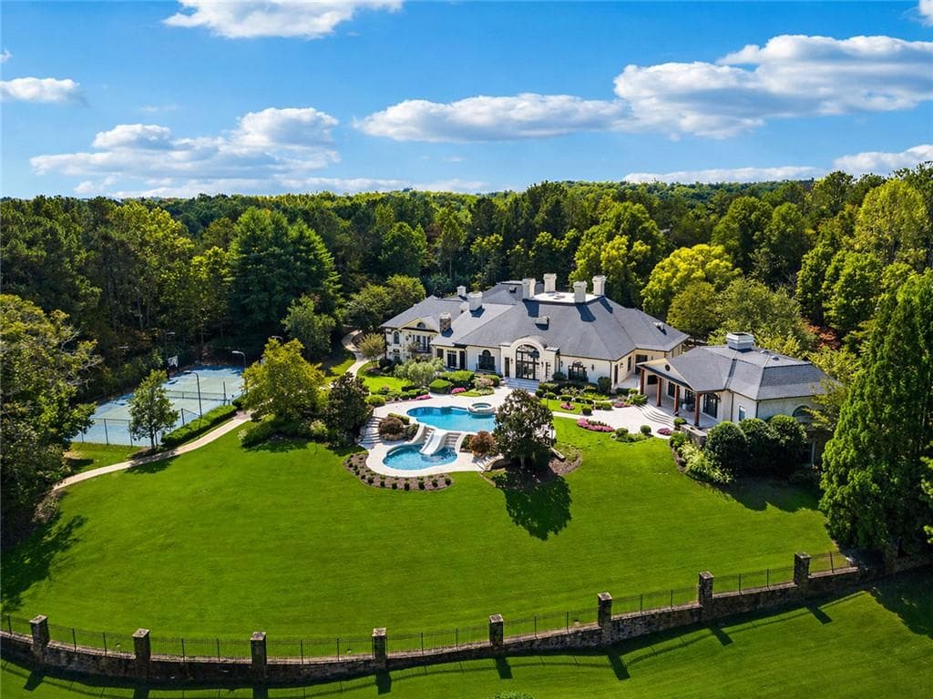 8 bedroom, 12 bathroom, 20,010 sq ft single family residence for sale at 811 Hawks Nest Court, Ball Ground, GA 30107 — photo 2