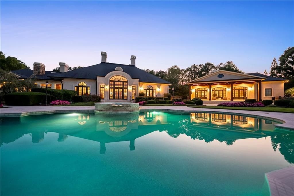 8 bedroom, 12 bathroom, 20,010 sq ft single family residence for sale at 811 Hawks Nest Court, Ball Ground, GA 30107 — photo 4