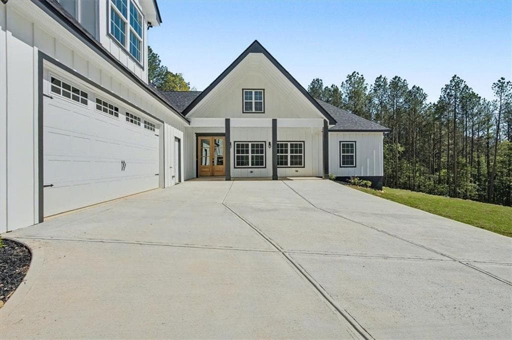 5 bedroom, 4 bathroom, 3,565 sq ft single family residence for sale at 242 Mulberry Lane, Lindale, GA 30147 — photo 2