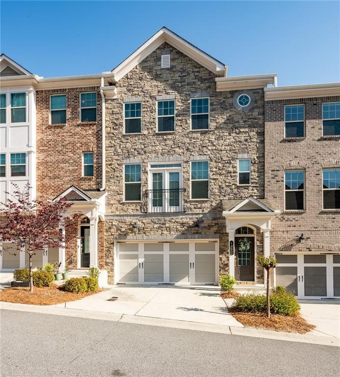 3 bedroom, 4 bathroom, 2,407 sq ft townhouse sold at 4062 Townsend Lane, Atlanta, GA 30346